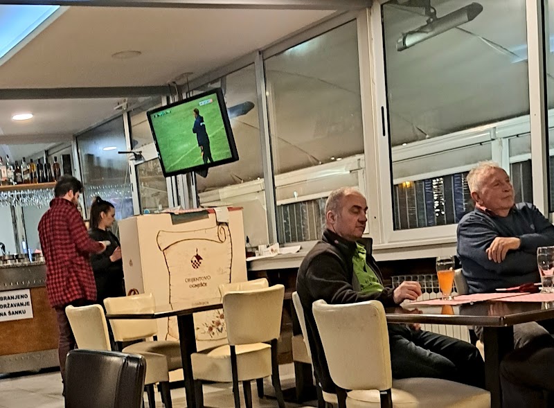 Orijentovo Ognjišće Rijeka | Jelo.hr